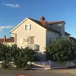 Petra Biograd Na Moru