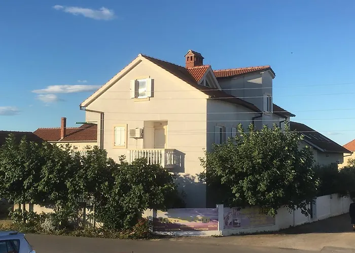 Petra Biograd Na Moru