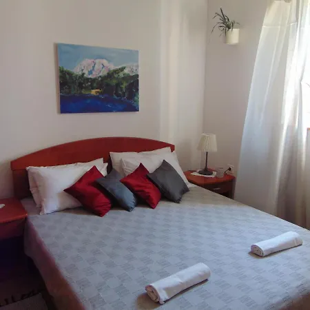 Petra Apartment *