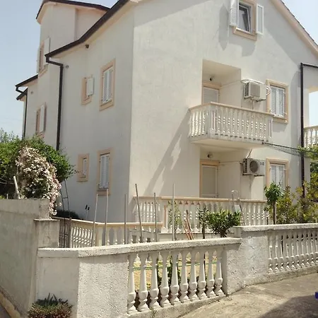 Petra Apartment